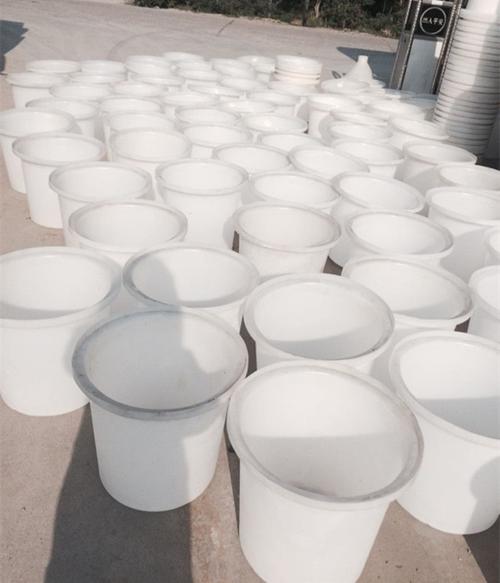 大型圆桶m-600l塑料桶化工储罐厂家销售  1年 所属行业:塑料塑料制品